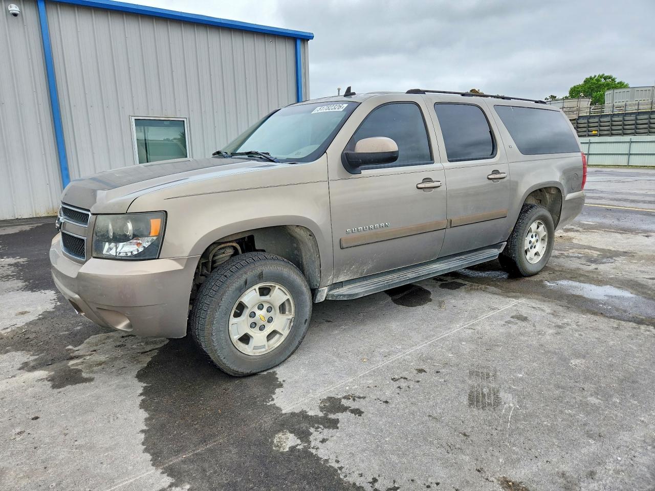 2007 Chevrolet Suburban LTZ, VIN 1GNFK163X7J170521 — Front end