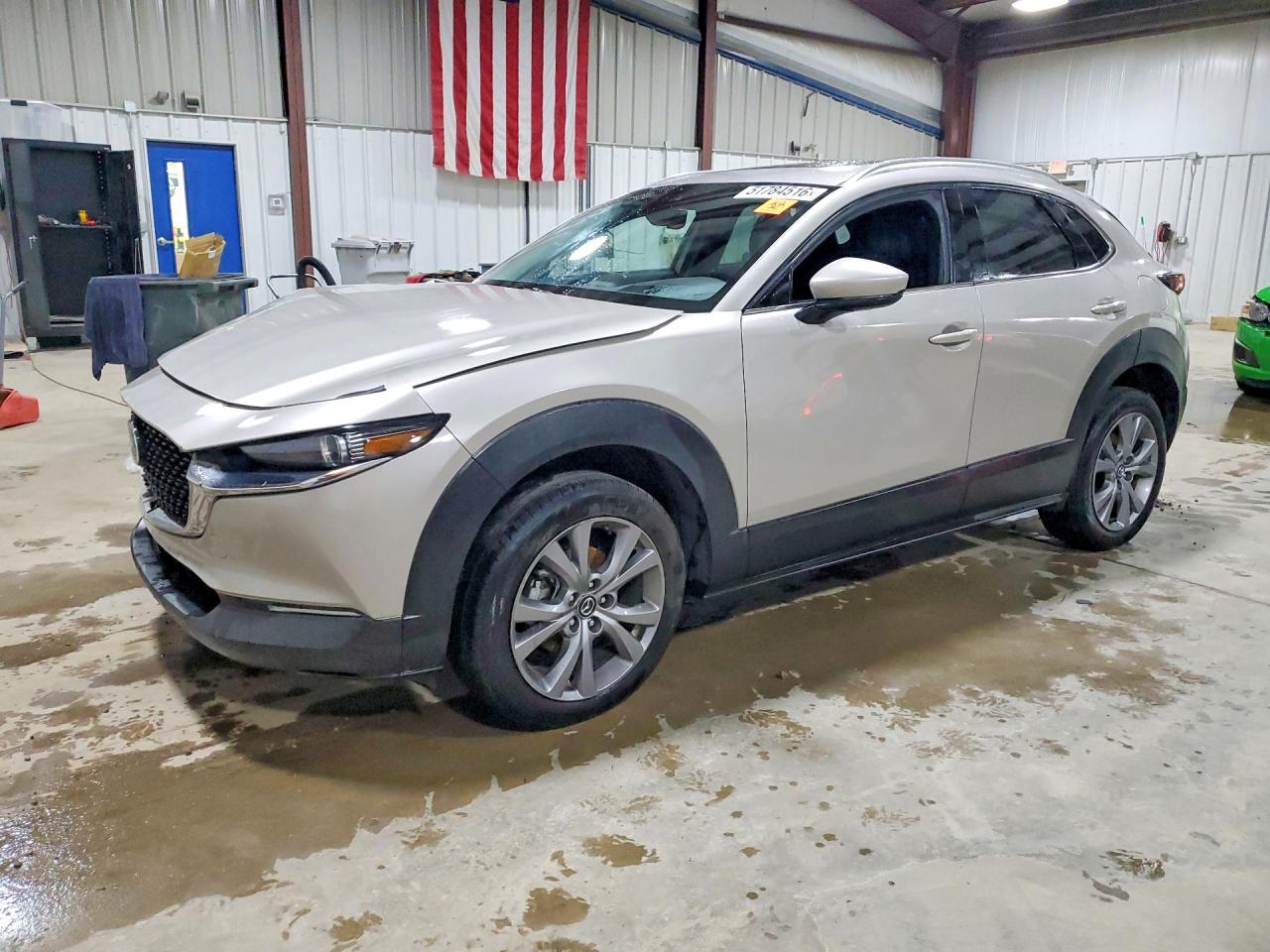 2022 Mazda CX-30 S Premium, VIN 3MVDMBDL6NM441026 — Front end