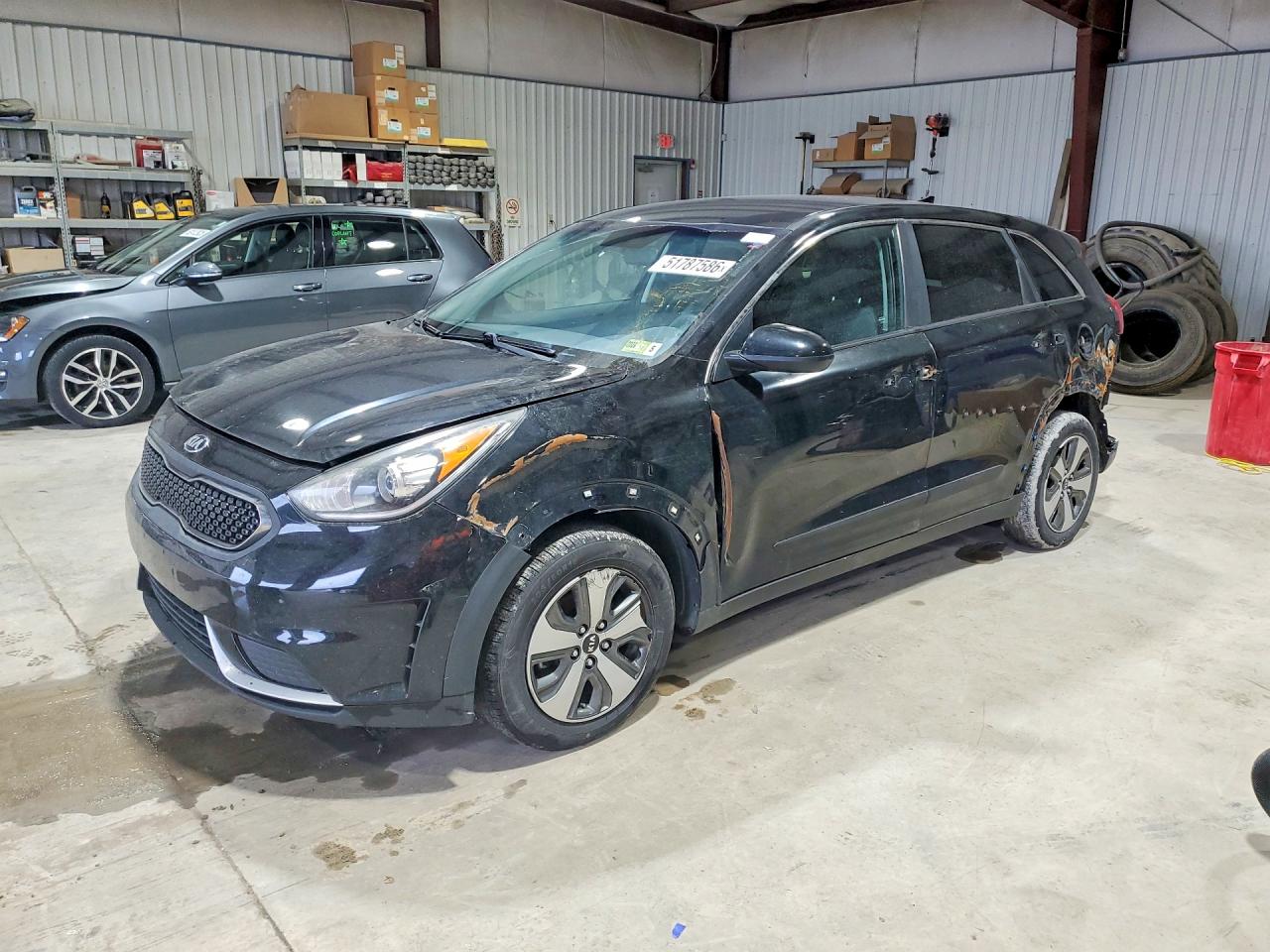 2018 Kia Niro LX, VIN KNDCB3LC1J5118612 — Side