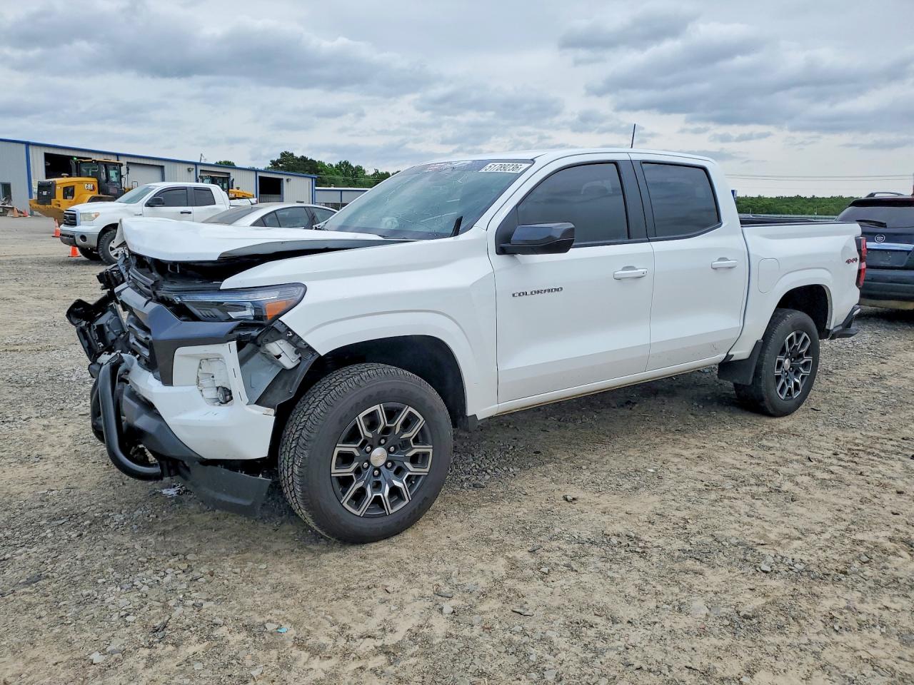 2024 Chevrolet Colorado 4WD LT, VIN 1GCPTCEK1R1151213 — Front end