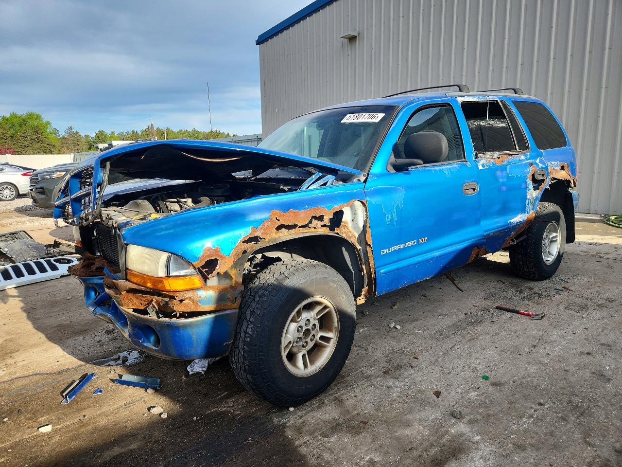 1998 Dodge Durango, VIN 1B4HS28Y0WF141415 — Front end