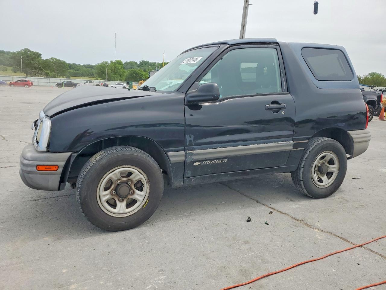 2003 Chevrolet Tracker, VIN 2CNBE18C136908804 — Перед