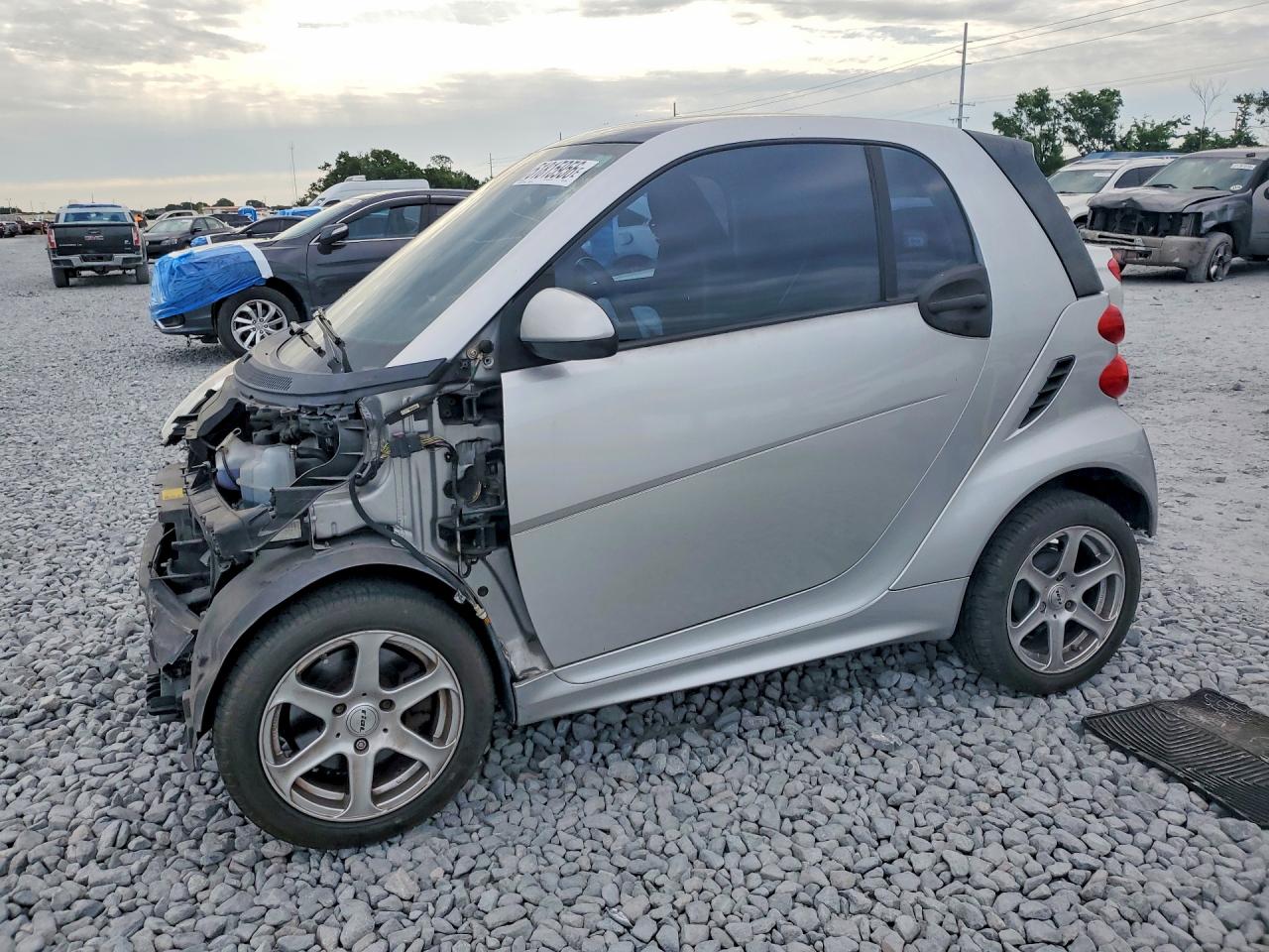 2013 Smart fortwo Pure, VIN WMEEJ3BA8DK672698 — Front end