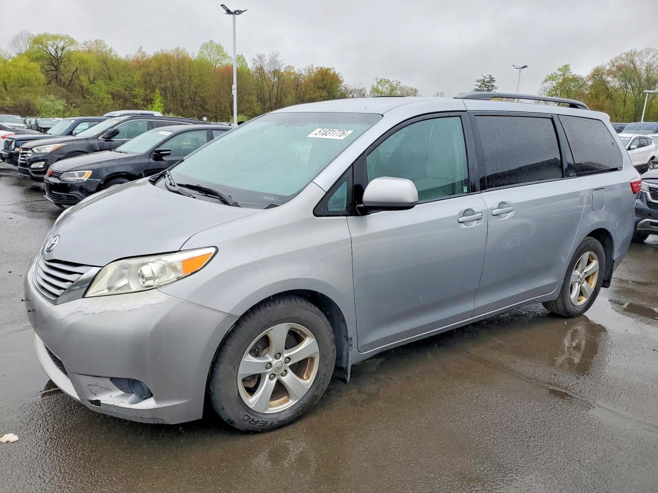 2017 Toyota Sienna LE, VIN 5TDKZ3DC6HS782155 — Rear end