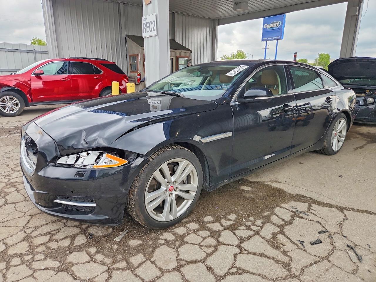2014 Jaguar XJ Portfolio, VIN SAJWJ2GD9E8V68043 — Front end