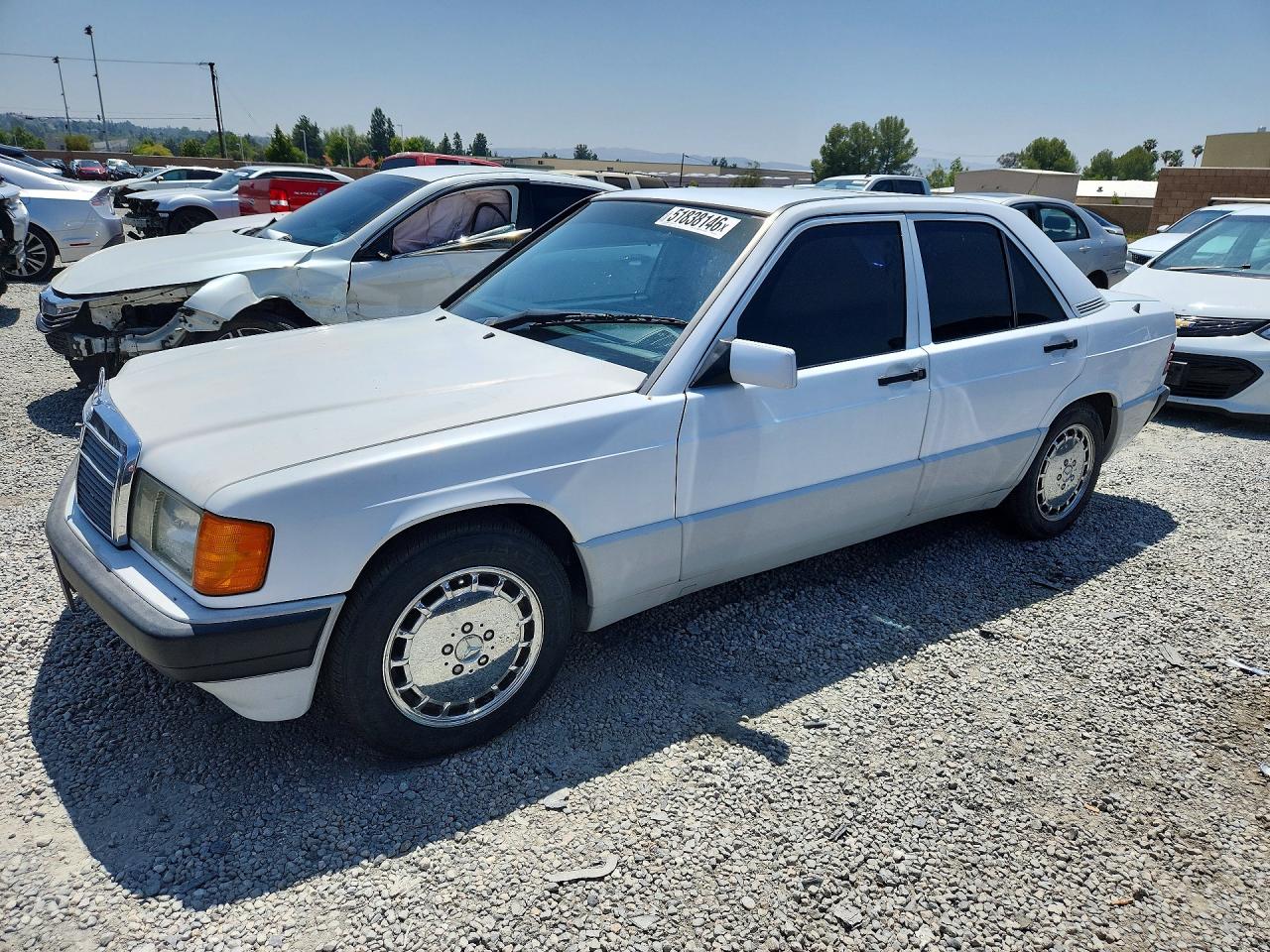 1992 Mercedes-Benz 190, VIN WDBDA29D7NF996982 — Minor dents and scratches