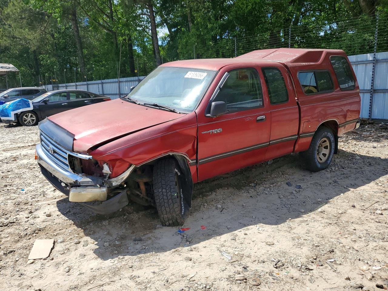 1995 Toyota T100 DX, VIN JT4VD22E2S0002365 — Front end