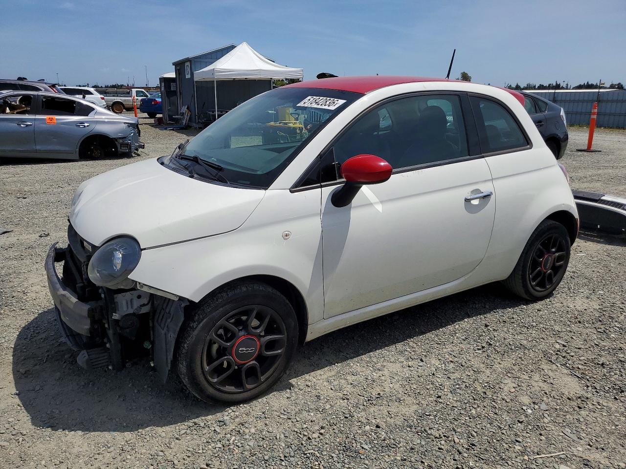 2015 FIAT 500 Pop, VIN 3C3CFFAR1FT598286 — Front end