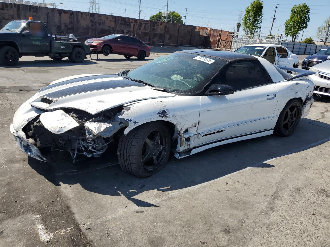 1999 Pontiac Firebird Formula, VIN 2G2FV22G5X2222578 — Front end