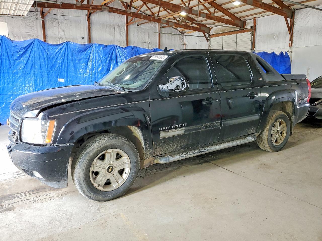 2010 Chevrolet Avalanche LT, VIN 3GNVKFE00AG248622 — Front end