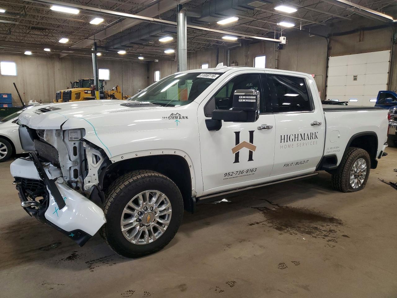 2021 Chevrolet Silverado 3500HD High Country, VIN 1GC4YVEY8MF123022 — Front end