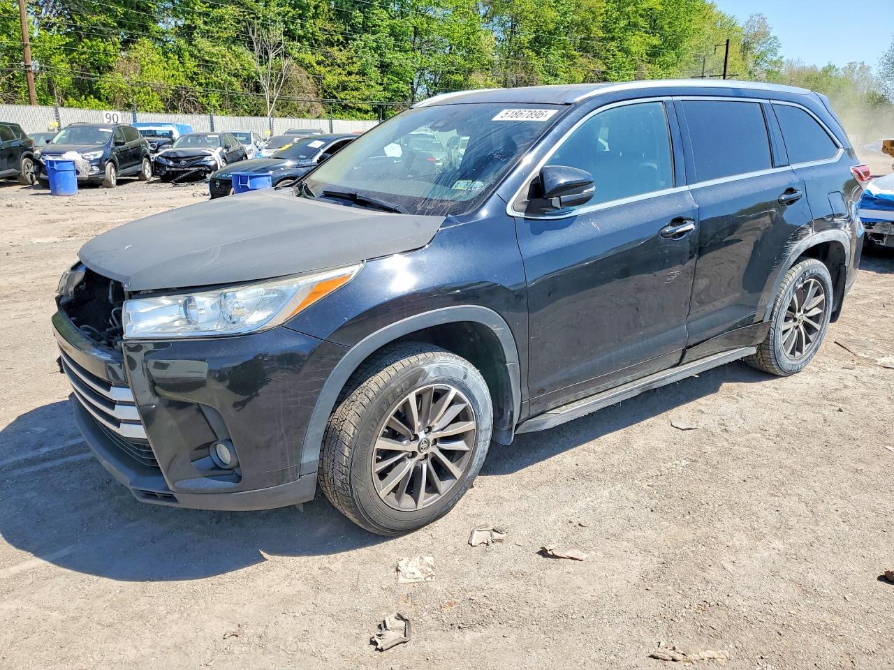 2018 Toyota Highlander XLE, VIN 5TDJZRFHXJS891733 — Front end