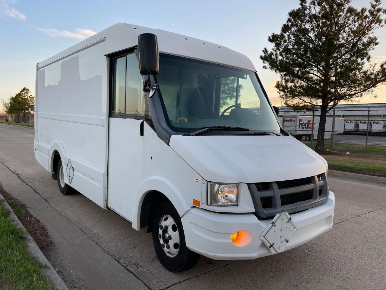 2015 Isuzu NPR, VIN JALB4T17XF7W00131 — Minor dents and scratches