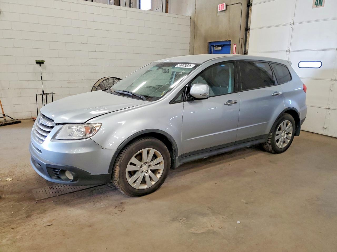 2012 Subaru Tribeca Premium, VIN 4S4WX9FD8C4401566 — Front end