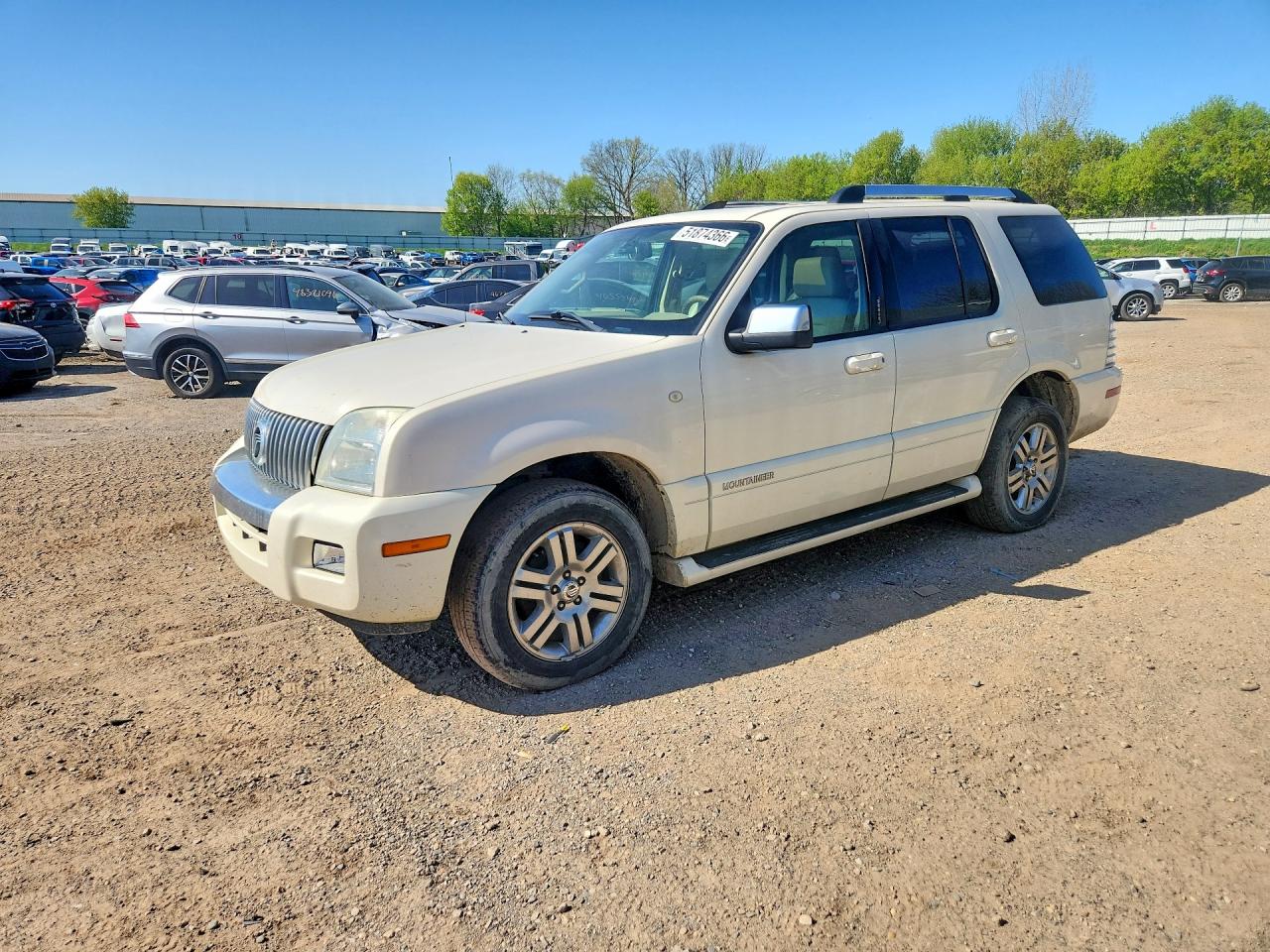 2007 Mercury Mountaineer Premier, VIN 4M2EU48E77UJ15077 — Side