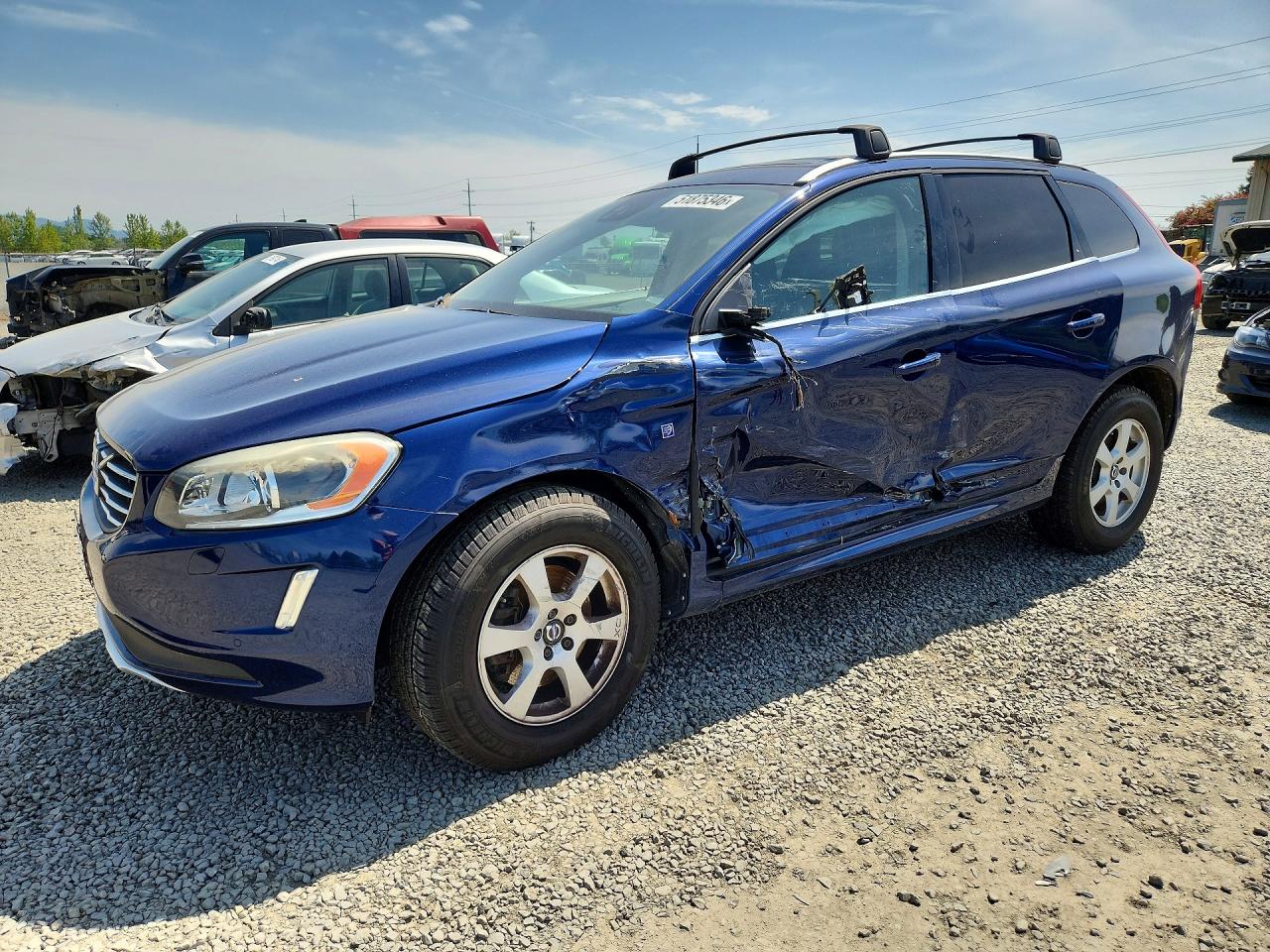2015 Volvo XC60 T6 Platinum, VIN YV4902RV3F2706293 — Side