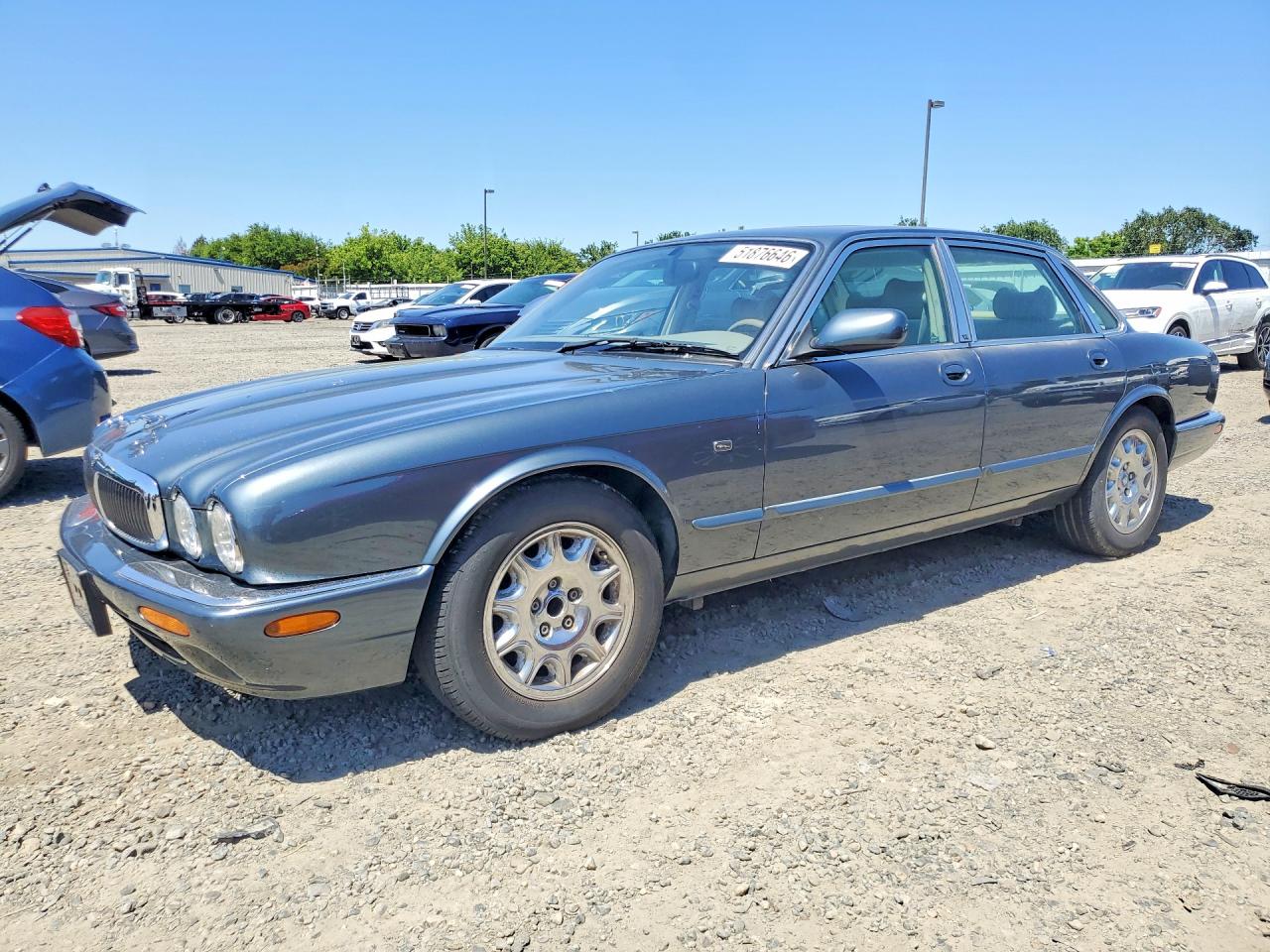 1998 Jaguar XJ, VIN SAJHX1247WC841374 — Normal wear