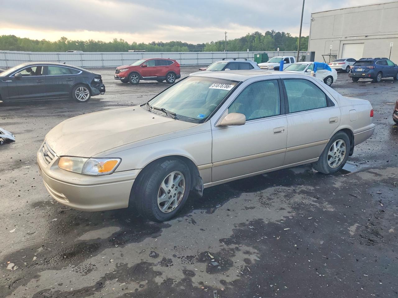 2000 Toyota Camry CE, VIN 4T1BG22K2YU737912 — Front end