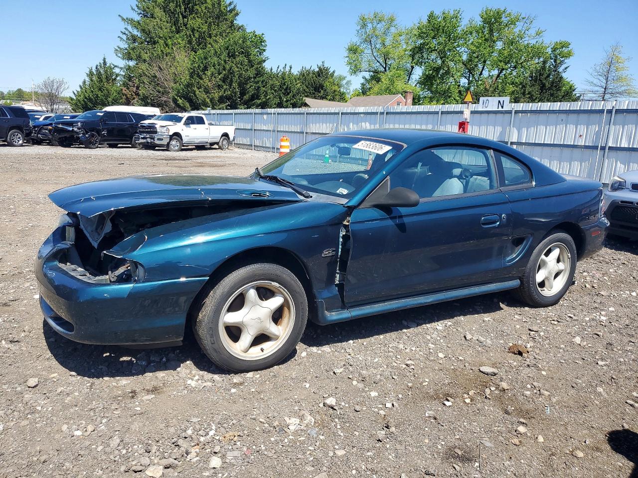 1995 Ford Mustang GT, VIN 1FALP42T9SF202820 — Front end
