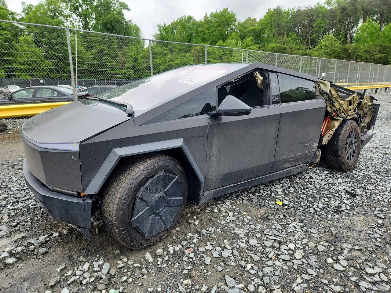 2024 Tesla Cybertruck Cyberbeast, VIN 7G2CEHEE2RA007042 — Rear end