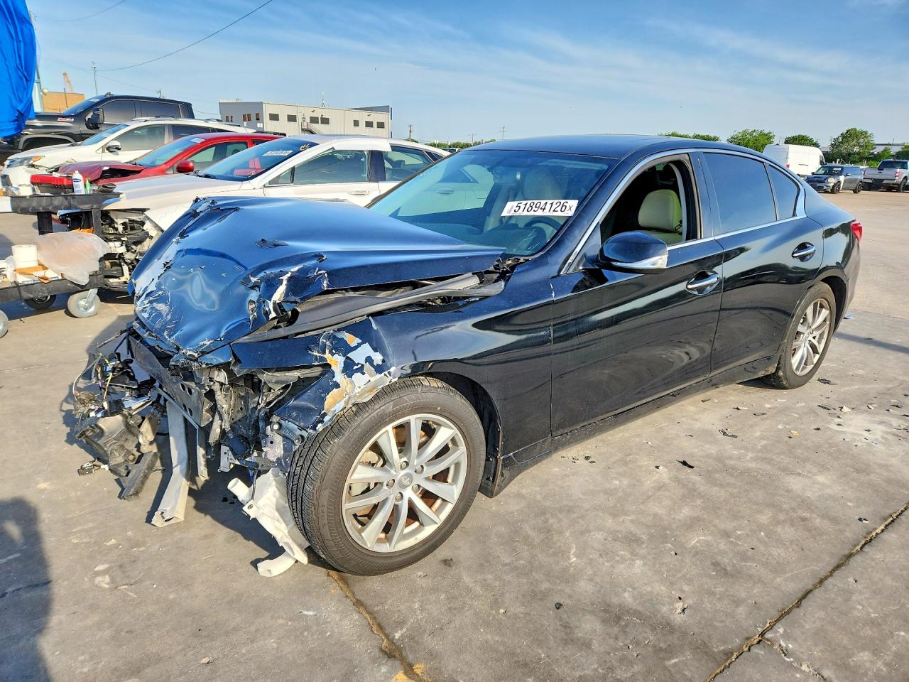 2015 Infiniti Q50 Premium, VIN JN1BV7AP3FM355022 — Front end