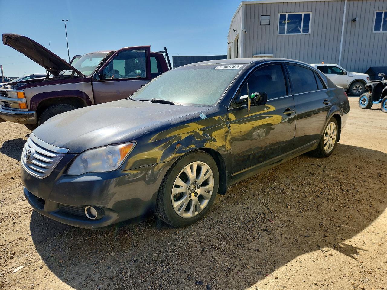 2008 Toyota Avalon Limited, VIN 4T1BK36B78U290878 — Side