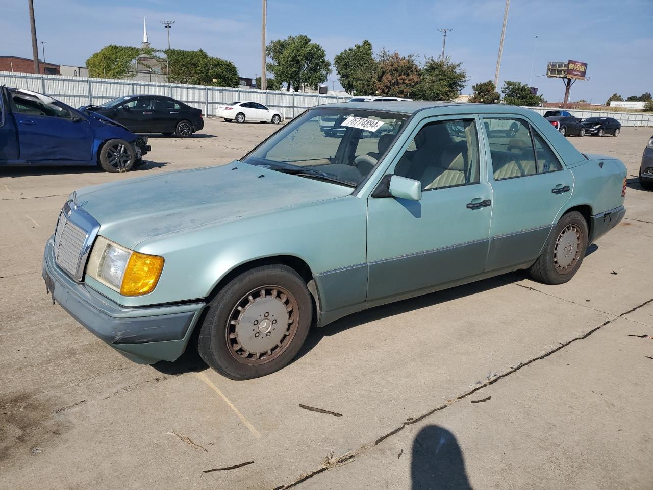 1992 Mercedes-Benz 260, VIN WDBEA26D7NB614658 — Minor dents and scratches