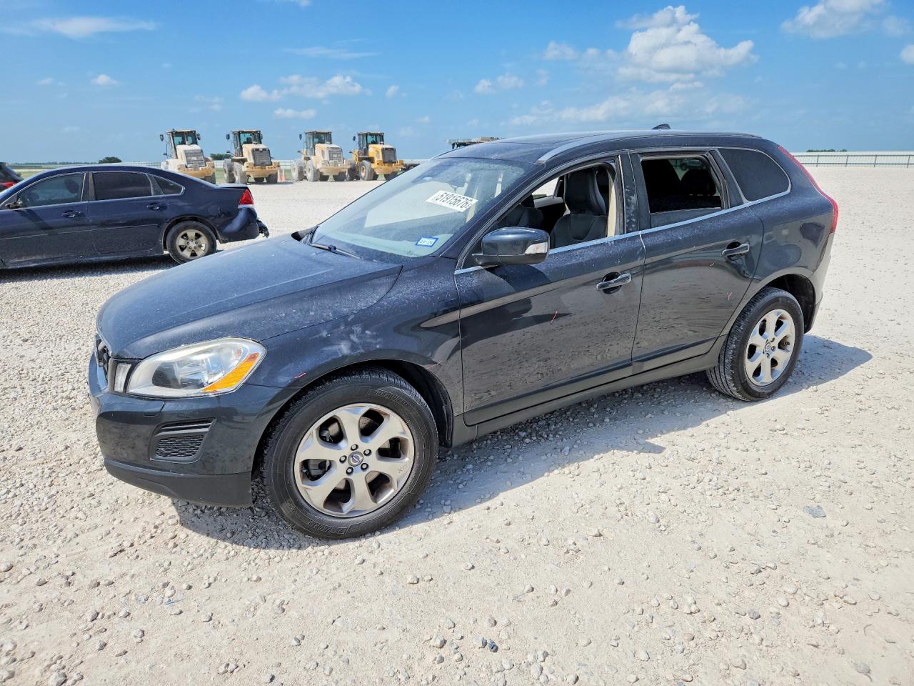 2011 Volvo XC60 3.2L, VIN YV4952DLXB2201918 — Side