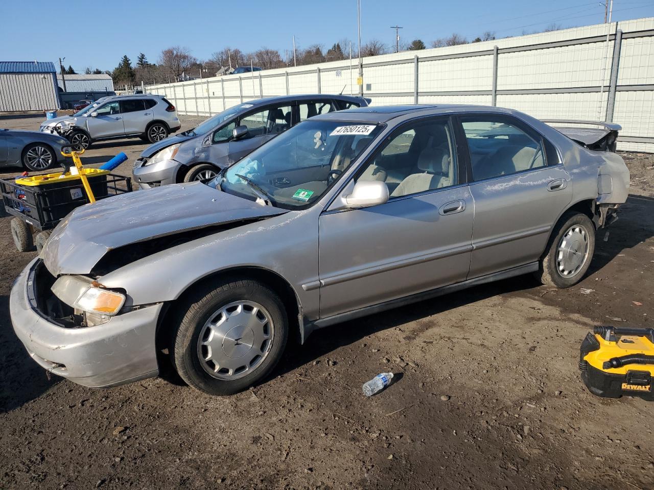 1997 Honda Accord Special Edition, VIN 1HGCD5600VA276235 — Перед