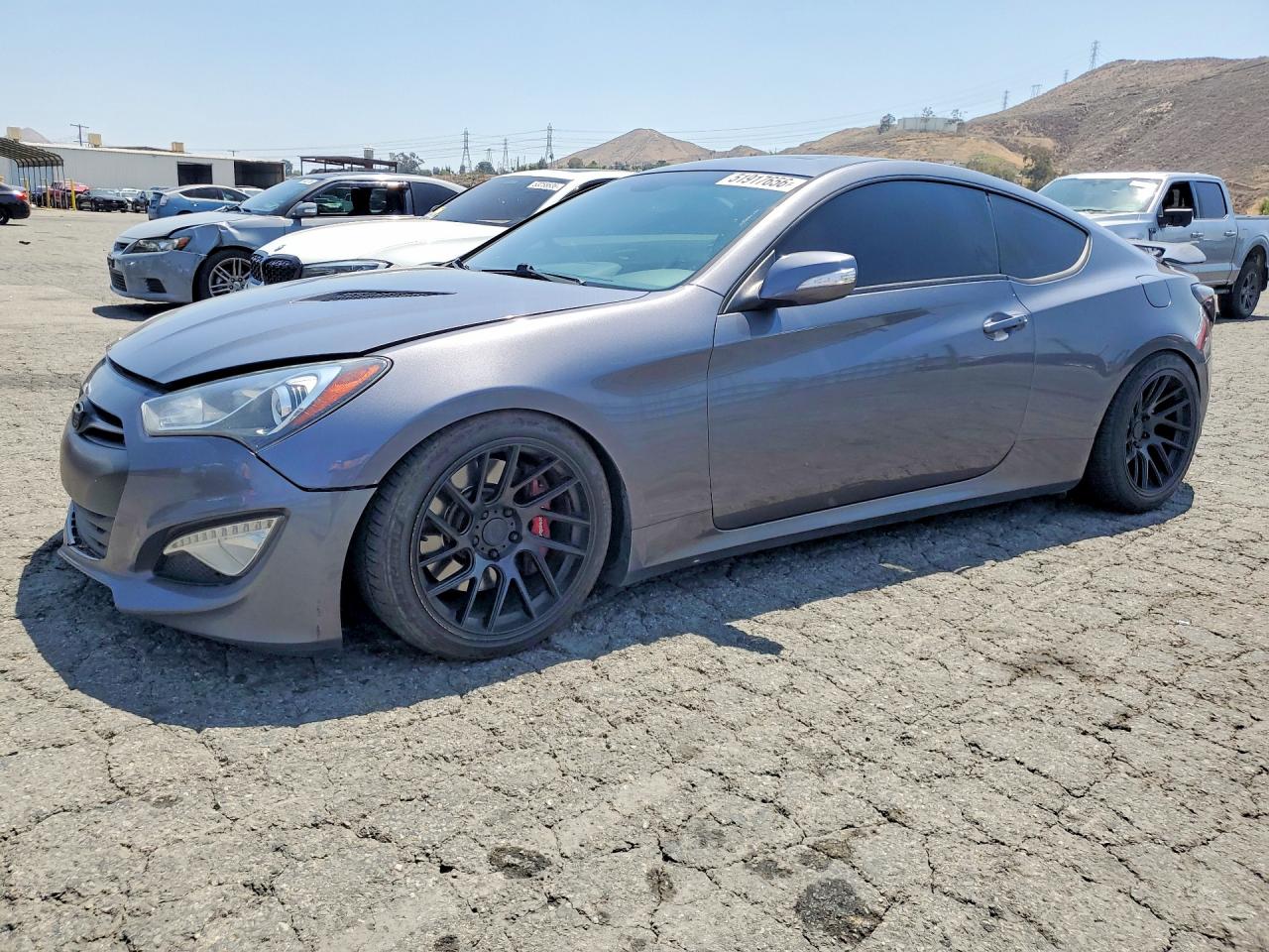 2015 Hyundai Genesis Coupe Ultimate, VIN KMHHU6KJ6FU126246 — Minor dents and scratches