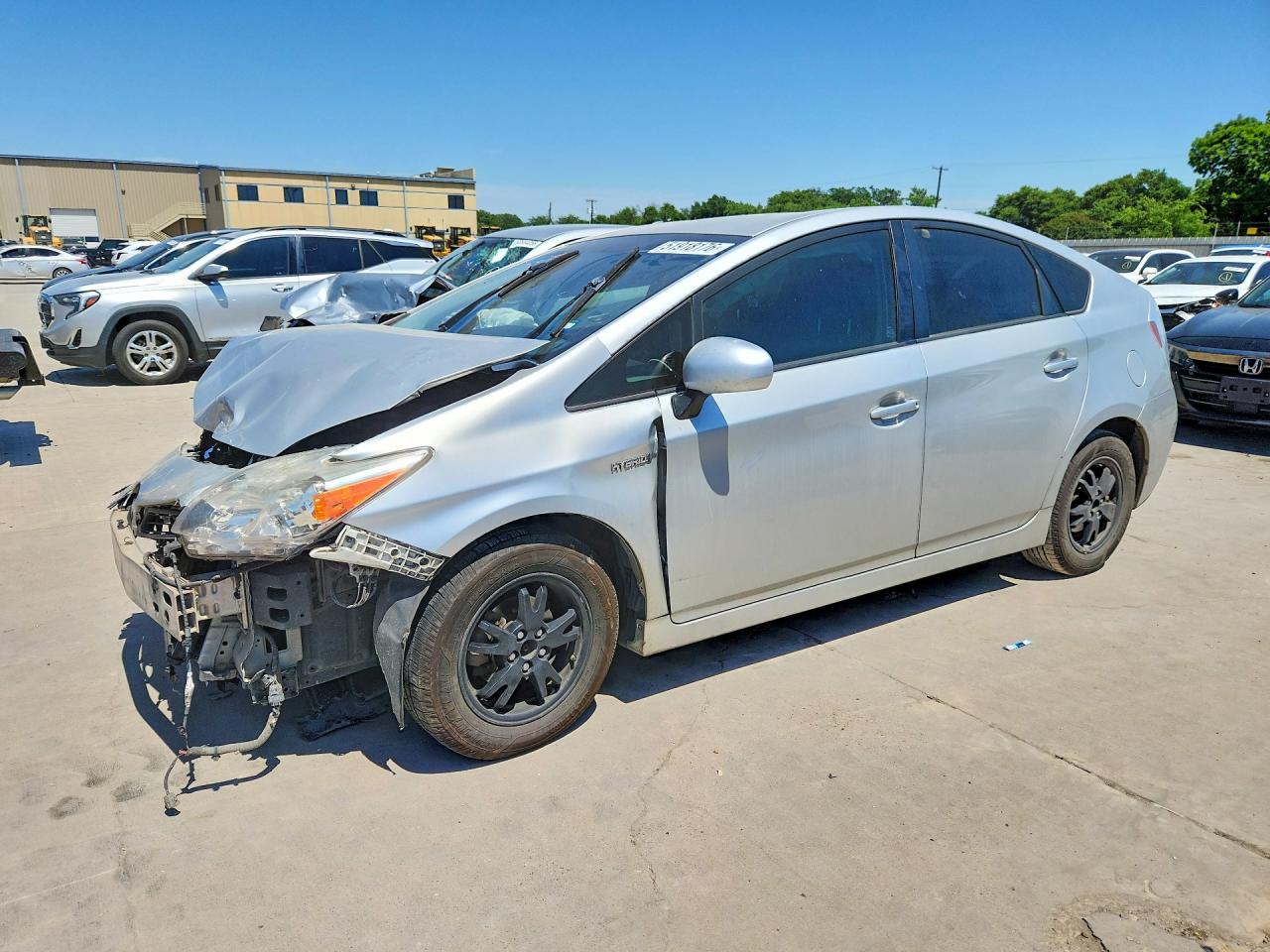 2015 Toyota Prius Four, VIN JTDKN3DU7F0475016 — Front end