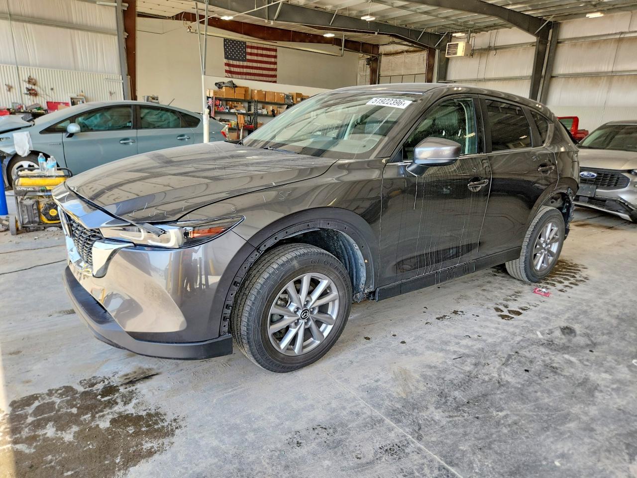 2023 Mazda CX-5 S Preferred, VIN JM3KFBCM6P0174061 — Зад