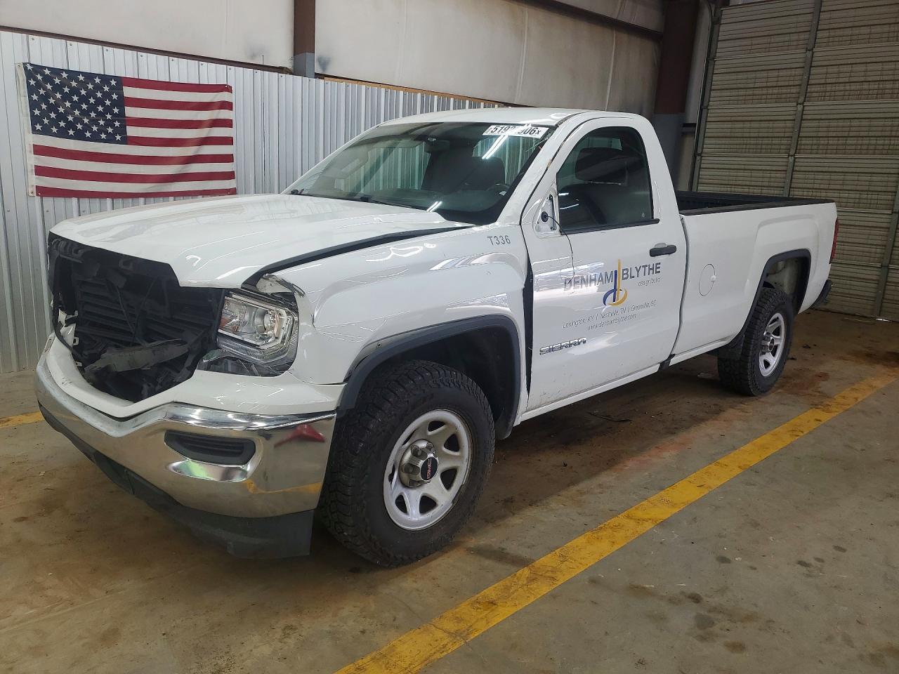 2018 GMC Sierra 1500, VIN 1GTN1LEC8JZ900889 — Front end