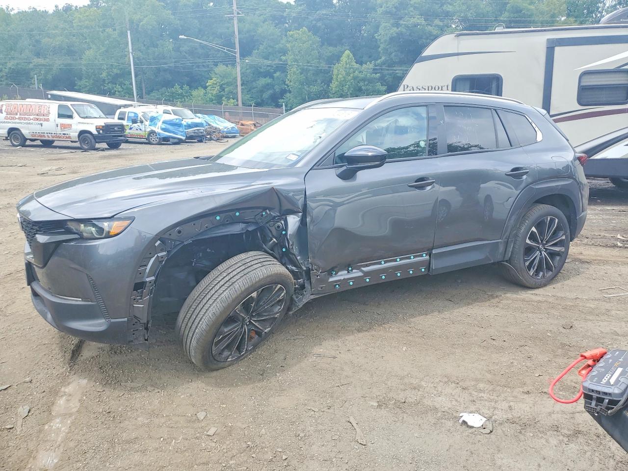 2025 Mazda CX-50 S Premium Plus, VIN 7MMVABEM5SN369940 — Бок