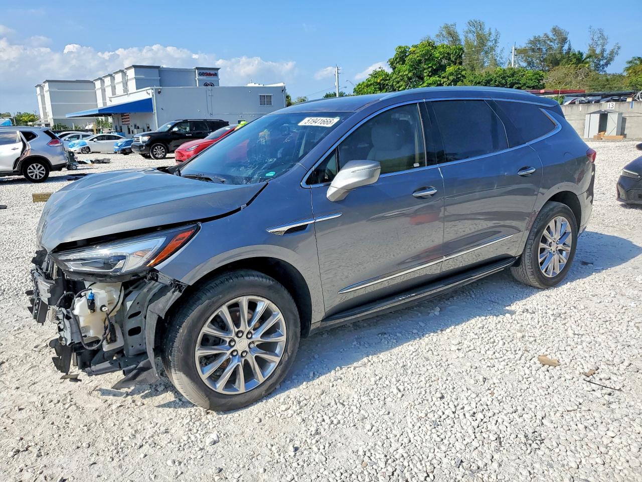 2021 Buick Enclave Essence, VIN 5GAERBKW6MJ105989 — Front end