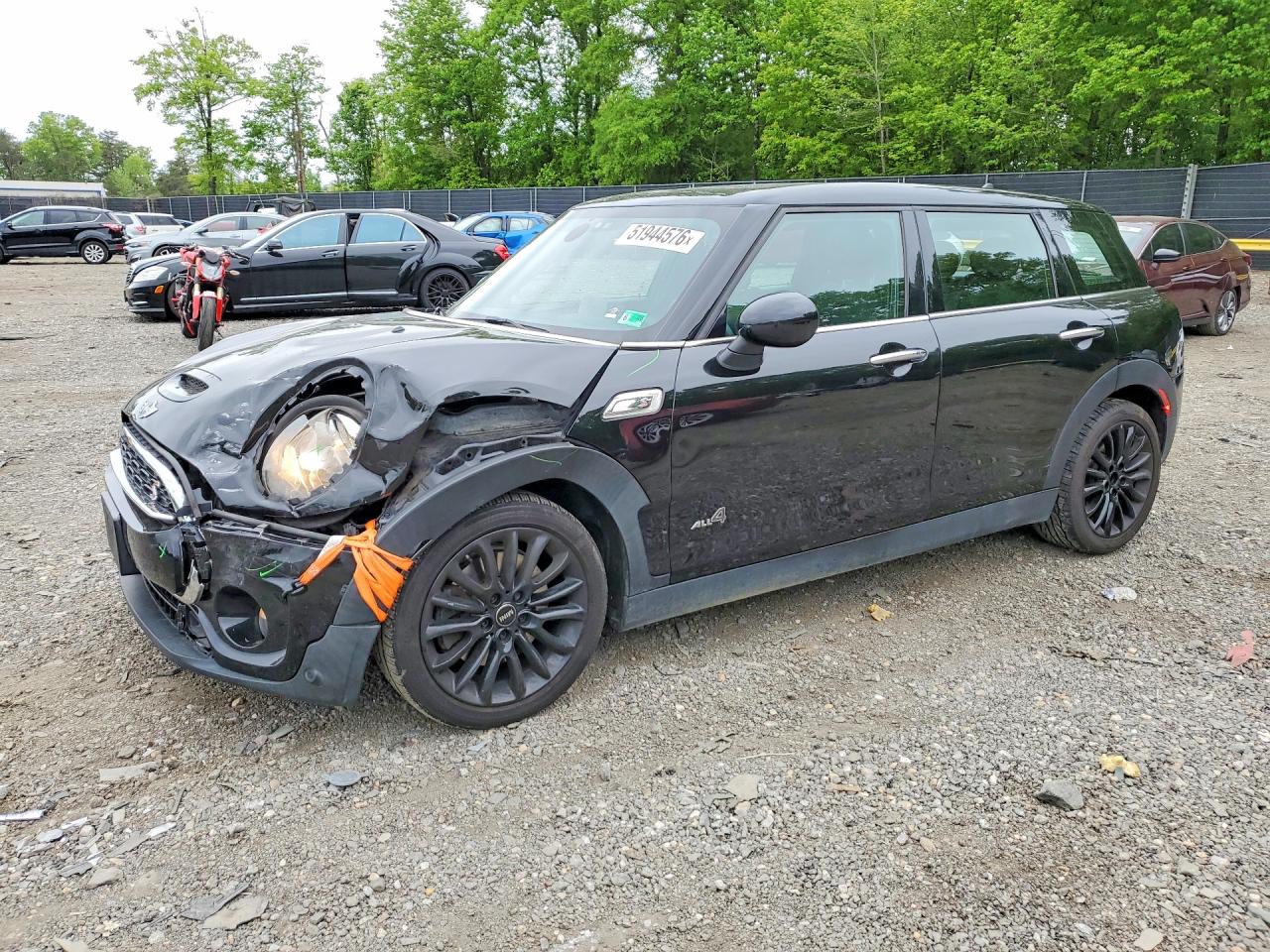 2018 MINI Clubman Cooper S, VIN WMWLU5C58J2G03094 — Перед