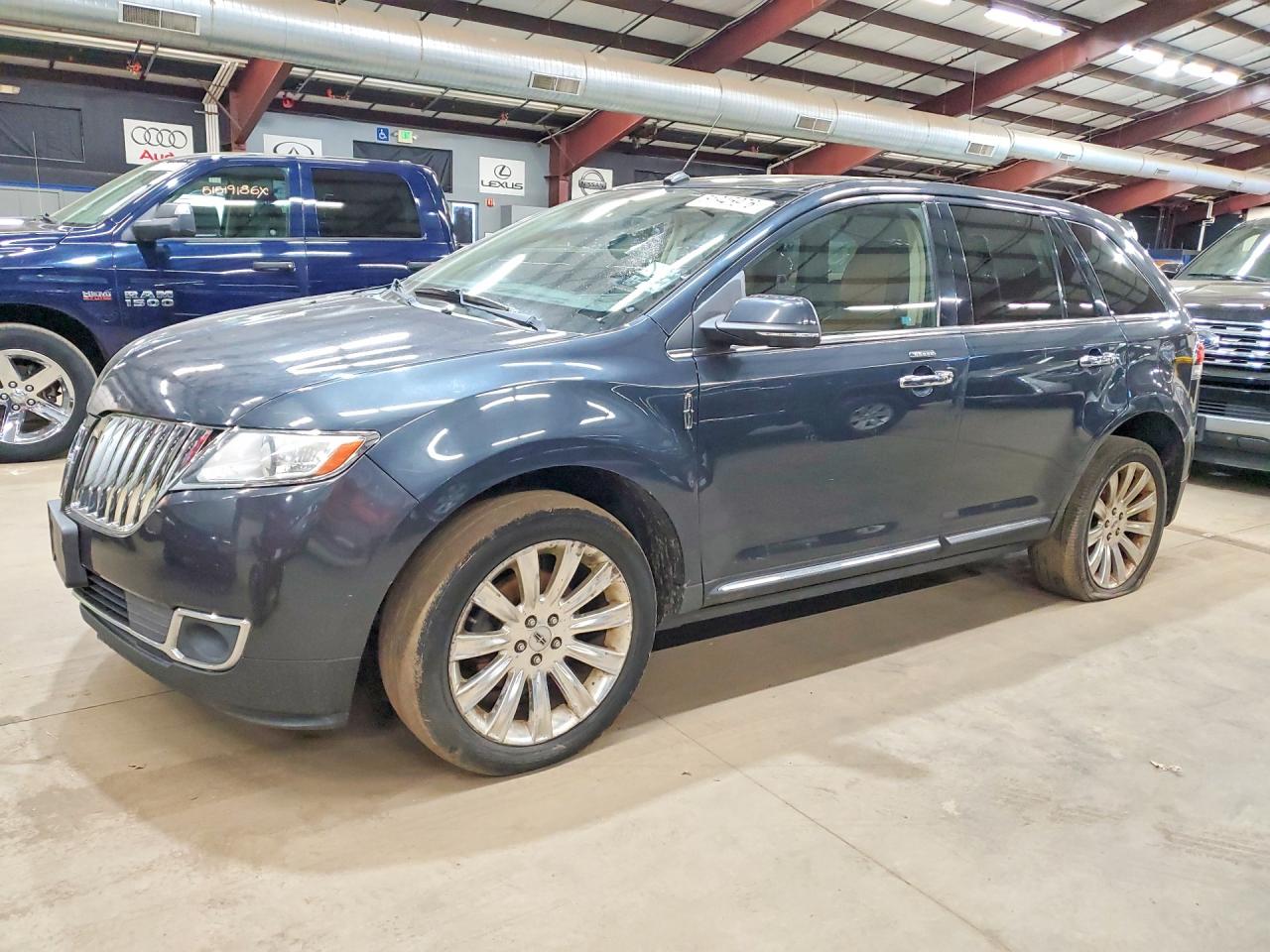 2013 Lincoln MKX, VIN 2LMDJ8JK6DBL36298 — Minor dents and scratches