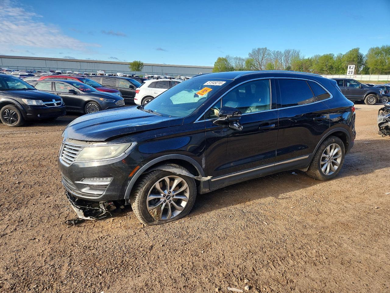 2015 Lincoln MKC, VIN 5LMTJ2AHXFUJ30565 — Front end