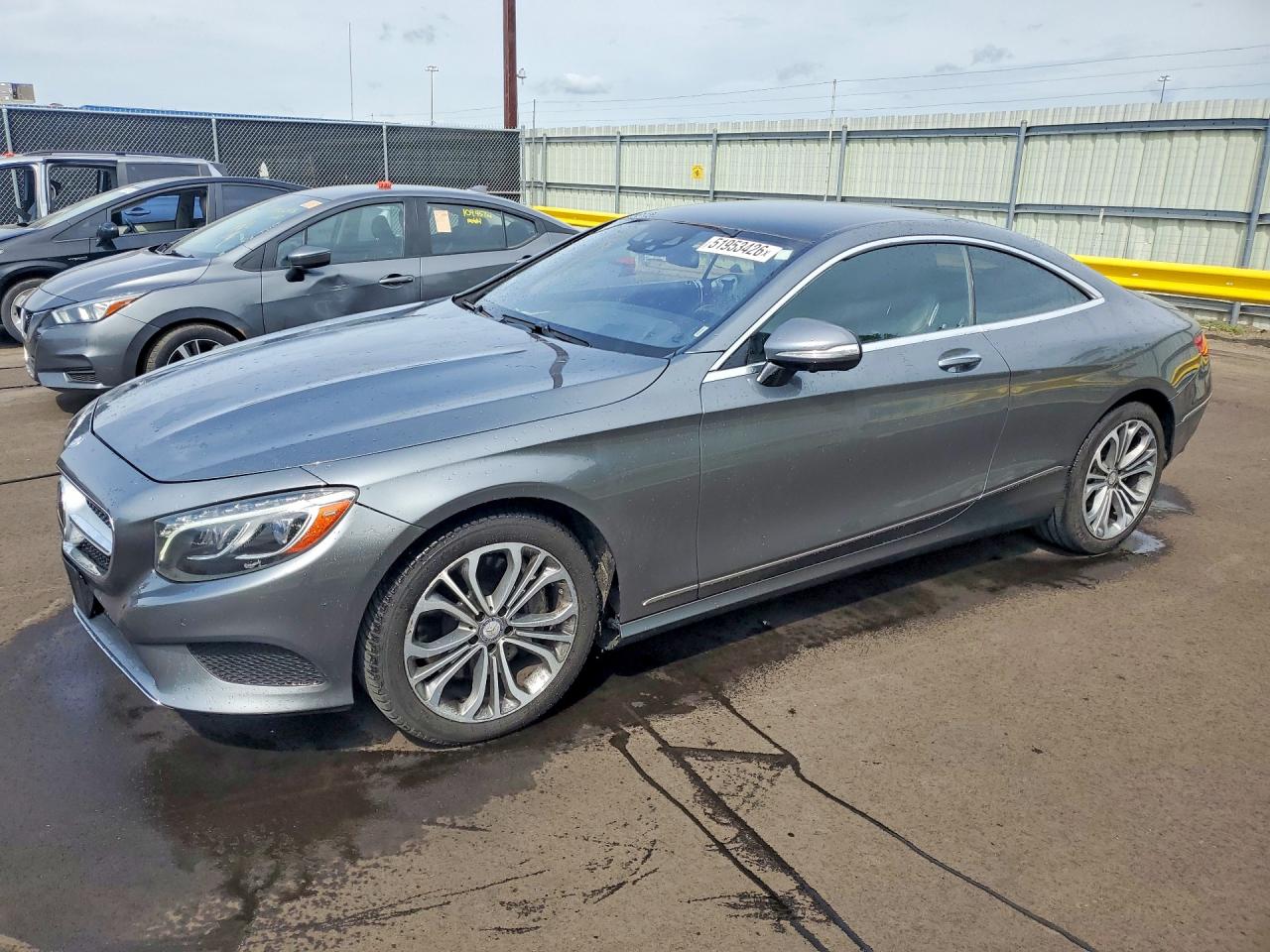 2016 Mercedes-Benz S 550, VIN WDDXJ8FB3GA015329 — Minor dents and scratches