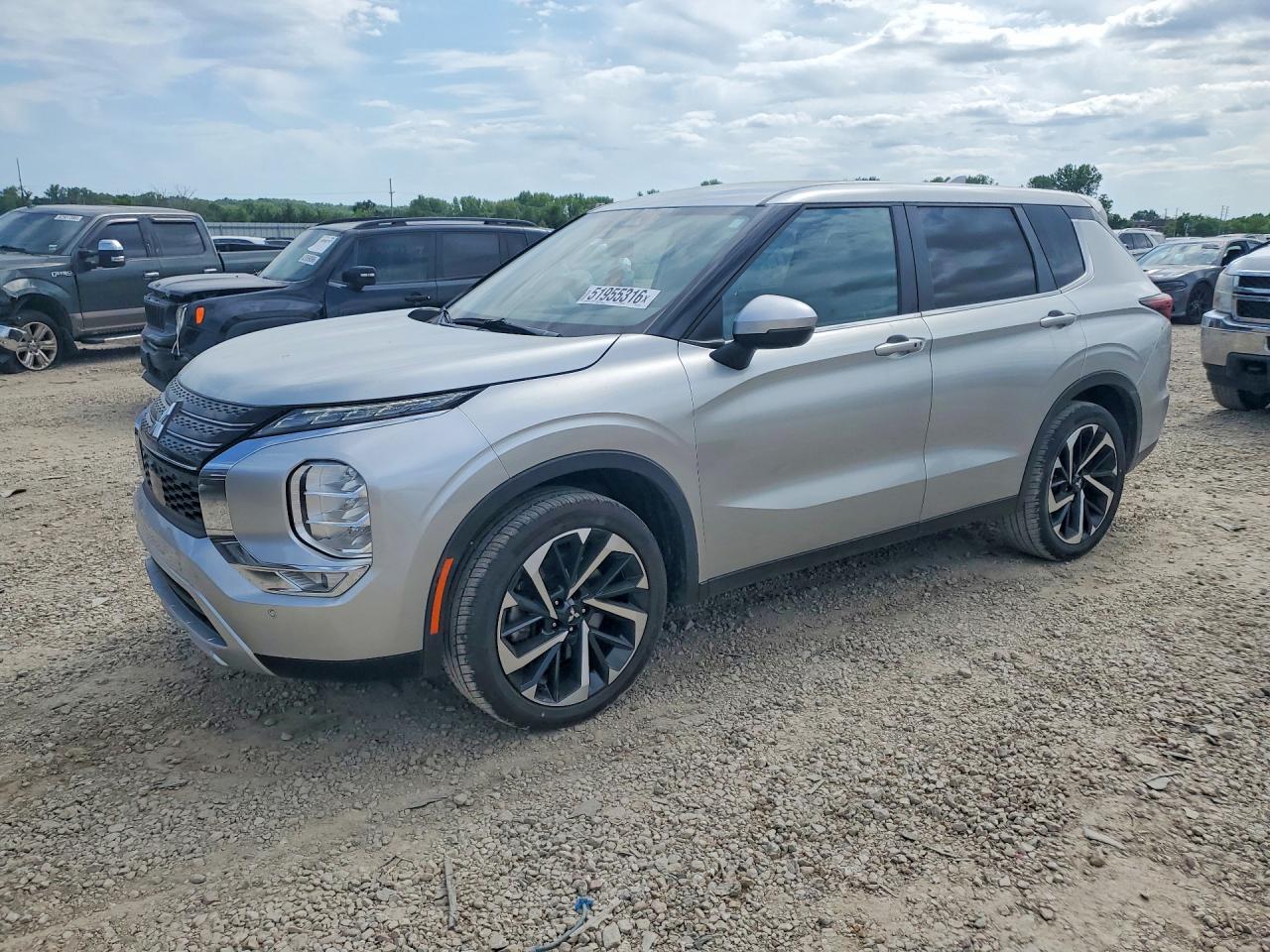 2023 Mitsubishi Outlander SE, VIN JA4J3UA84PZ057258 — Hail