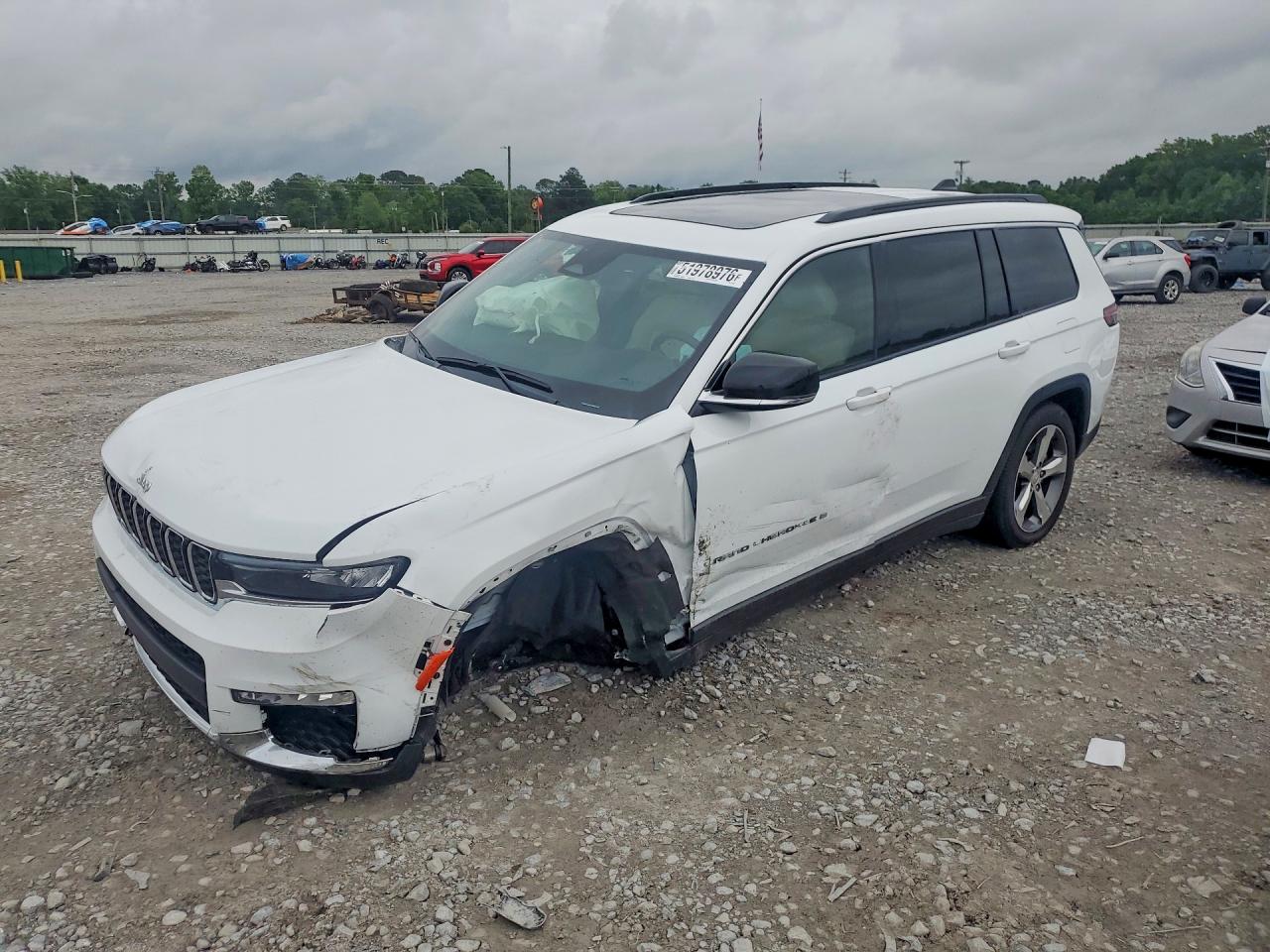 2025 Jeep Grand Cherokee Limited, VIN 1C4RJKBG1S8627658 — Front end