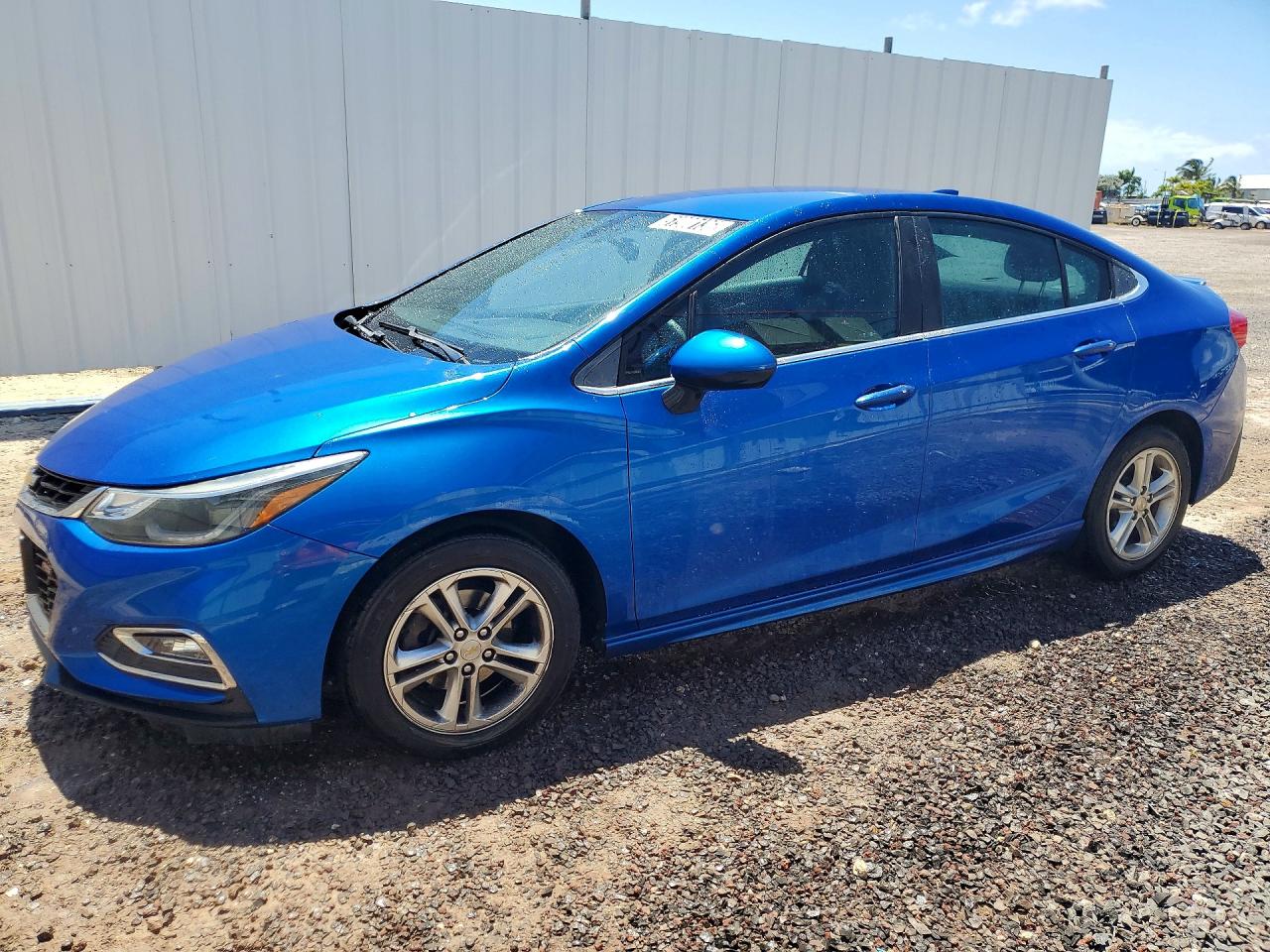 2016 Chevrolet Cruze LT, VIN 1G1BE5SM3G7261351 — Бок