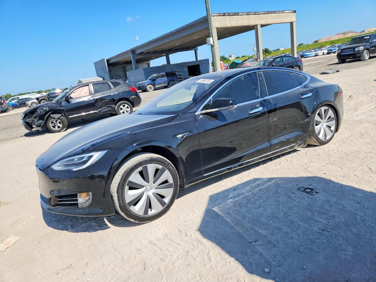 2021 Tesla Model S Long Range Plus, VIN 5YJSA1E29MF425715 — Бок