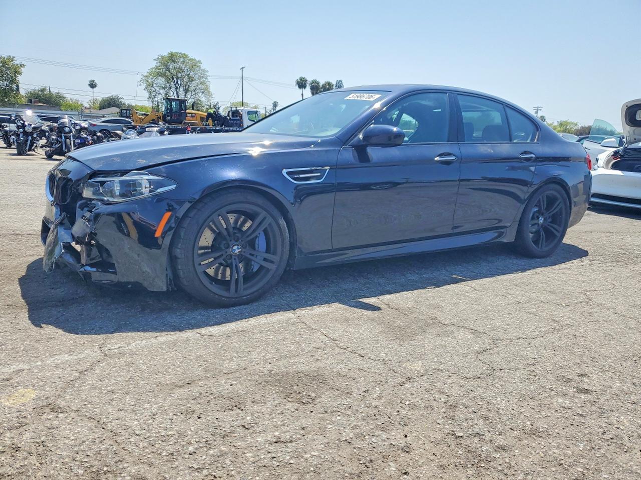 2016 BMW M5, VIN WBSFV9C52GD595744 — Перед