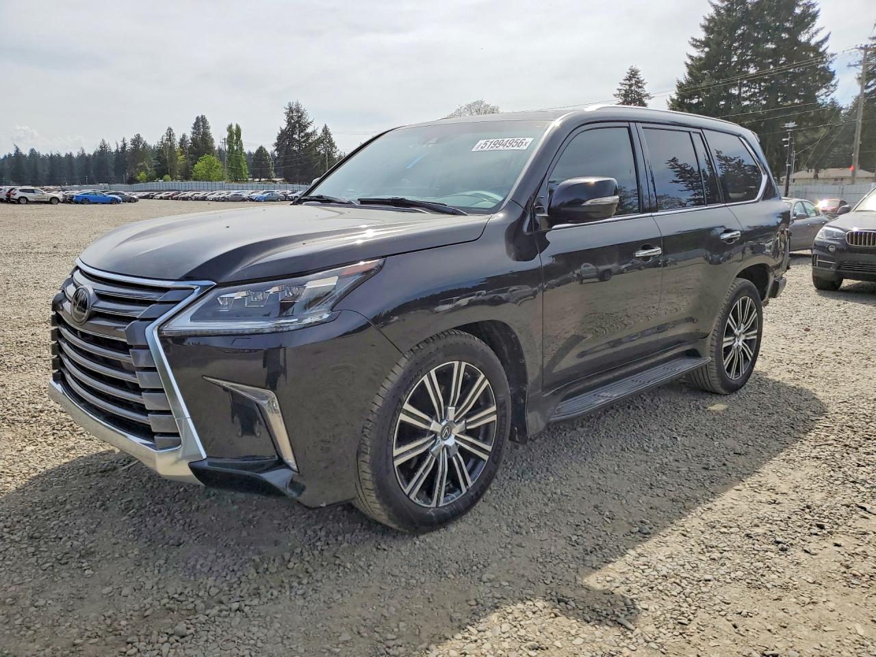 2021 Lexus LX 570, VIN JTJFY7AX3M4335241 — Зад