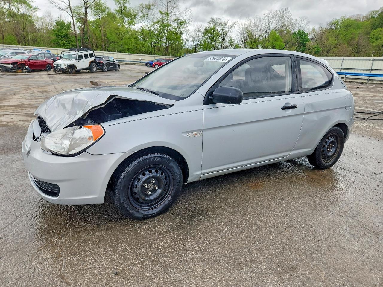 2011 Hyundai Accent GL, VIN KMHCM3AC6BU195668 — Перед