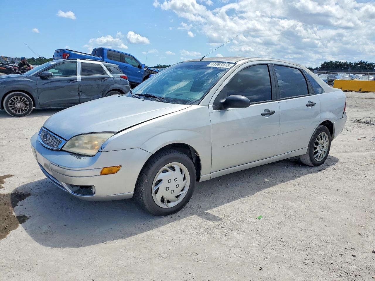 2007 Ford Focus S, VIN 1FAHP34N57W341817 — Minor dents and scratches