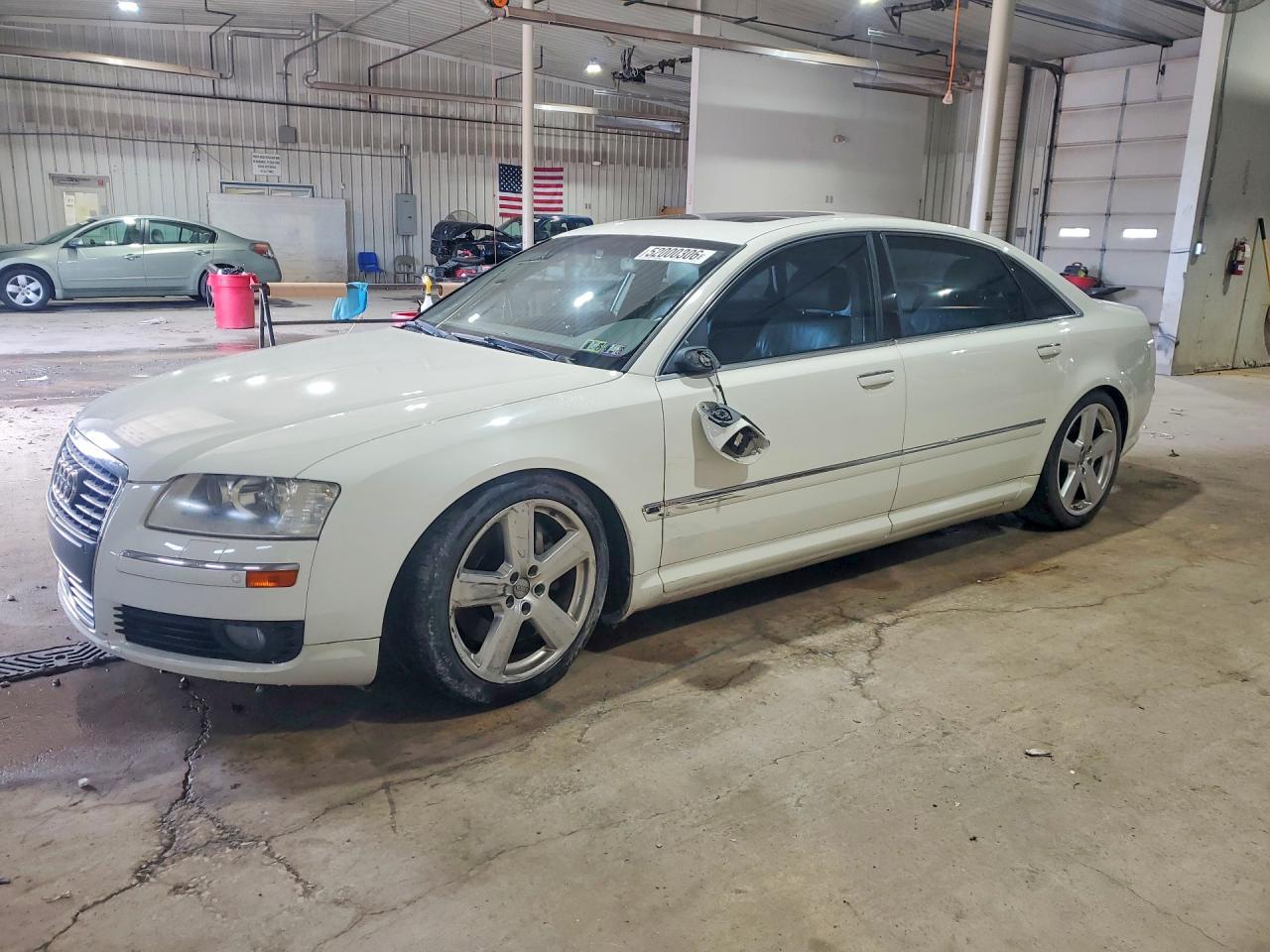 2006 Audi A8 4.2L, VIN WAUML44E86N013724 — Бок