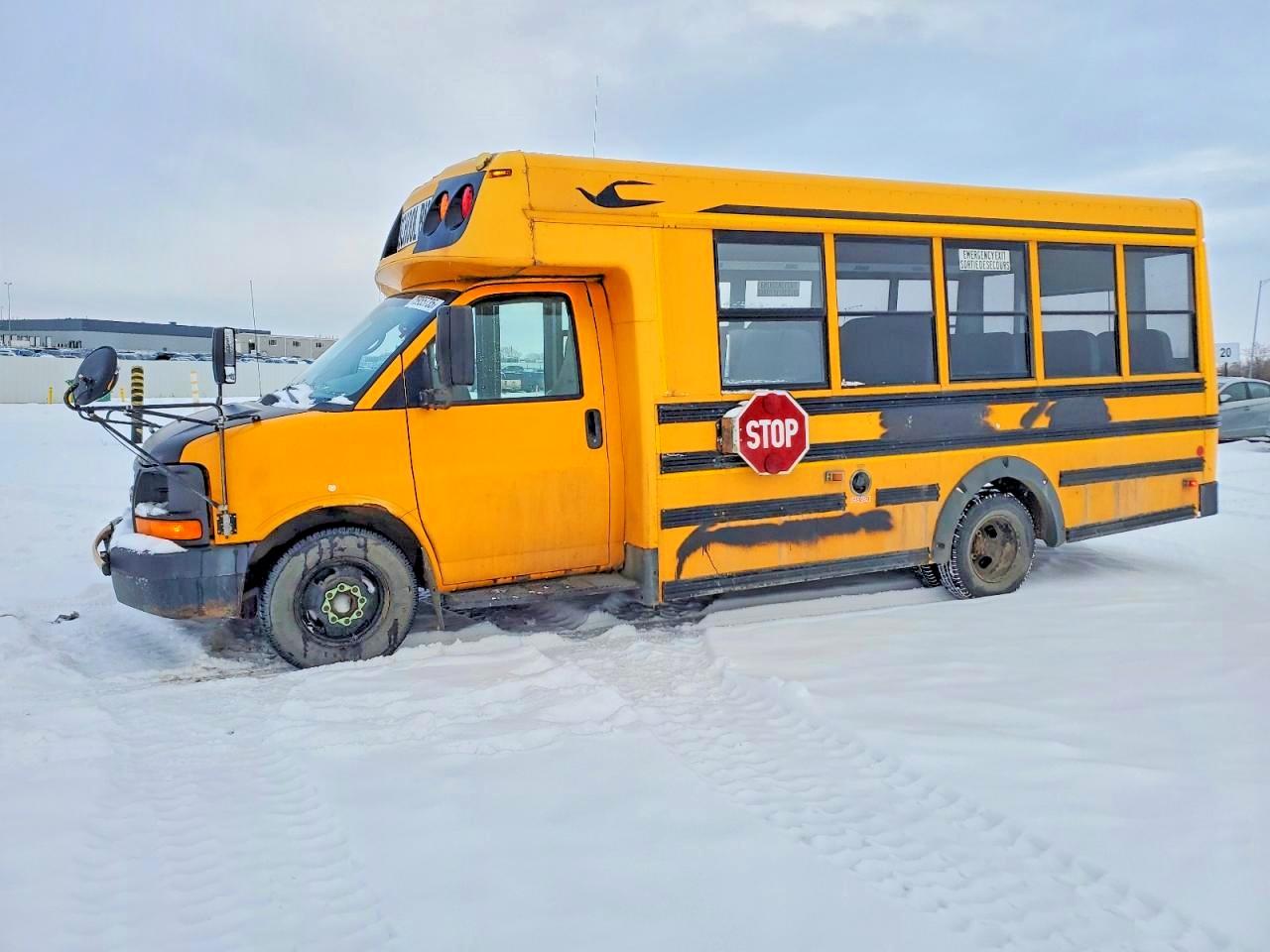 2011 GMC Savana, VIN 1GD373BG2B1174116 — Normal wear