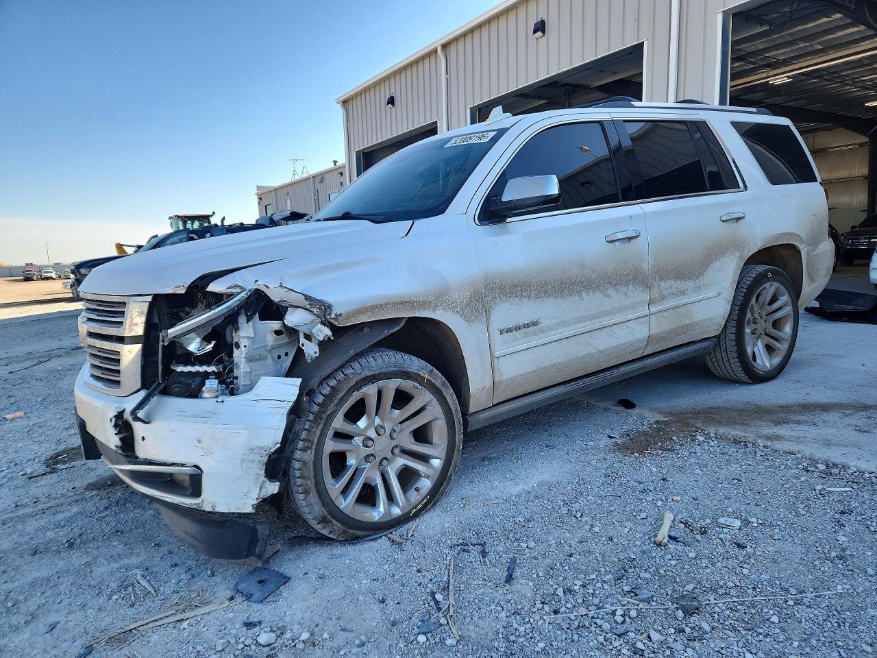 2019 Chevrolet Tahoe Premier, VIN 1GNSKCKJ1KR325384 — Front end